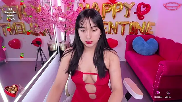 Snapshot of Miss_dolly_ chatting on February 19, 12:33 pm Miss dolly  online show from February 19, 12:33 pm