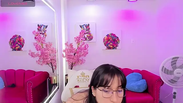 Snapshot of Miss_dolly_ chatting on March 5, 12:22 pm Miss dolly  online show from March 5, 12:22 pm