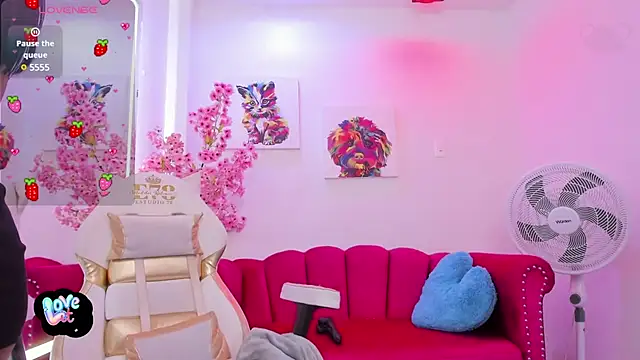 Snapshot of Miss_dolly_ chatting on March 10, 3:30 pm Miss dolly  online show from March 10, 3:30 pm