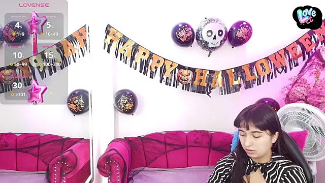 Snapshot of Miss_dolly_ chatting on October 31, 12:06 pm Miss dolly  online show from October 31, 12:06 pm