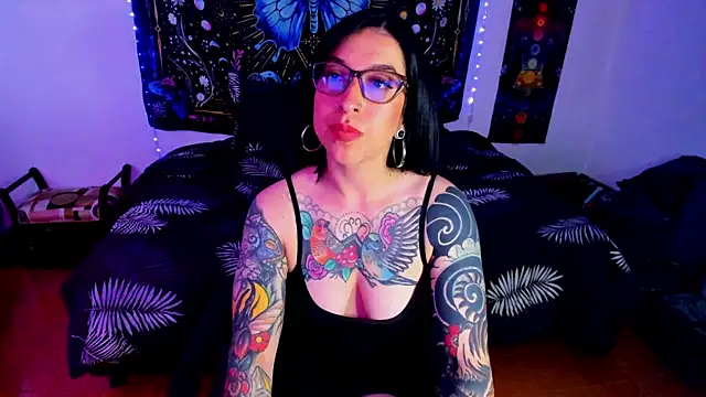 Snapshot of alice_666f chatting on July 21, 5:15 pm alice 666f online show from July 21, 5:15 pm