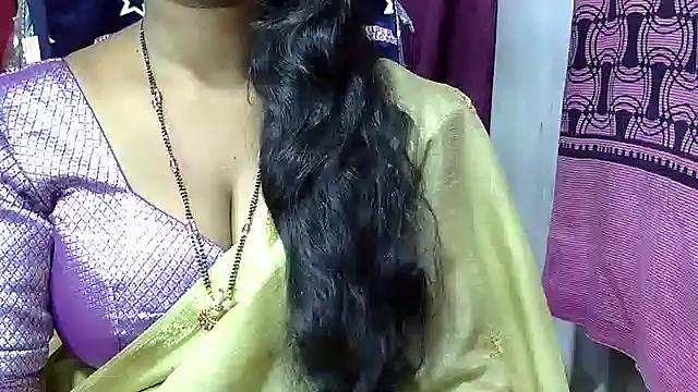 Snapshot of samyukthapuretelugu chatting on January 26, 1:36 pm samyukthapuretelugu online show from January 26, 1:36 pm