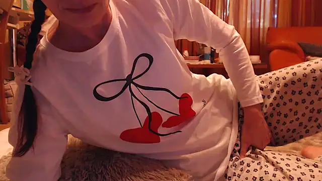 Snapshot of LovelyAndraGirl chatting on June 13, 1:42 pm LovelyAndraGirl online show from June 13, 1:42 pm