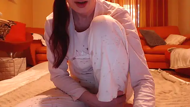 Snapshot of LovelyAndraGirl chatting on June 25, 12:31 pm LovelyAndraGirl online show from June 25, 12:31 pm