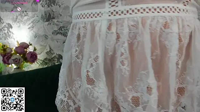 Snapshot of Kelly_Hardy chatting on January 8, 4:12 am Kelly Hardy online show from January 8, 4:12 am