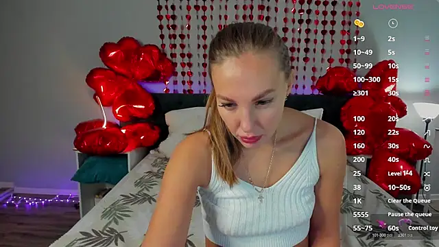 Snapshot of Kelly_Hardy chatting on February 14, 1:13 am Kelly Hardy online show from February 14, 1:13 am