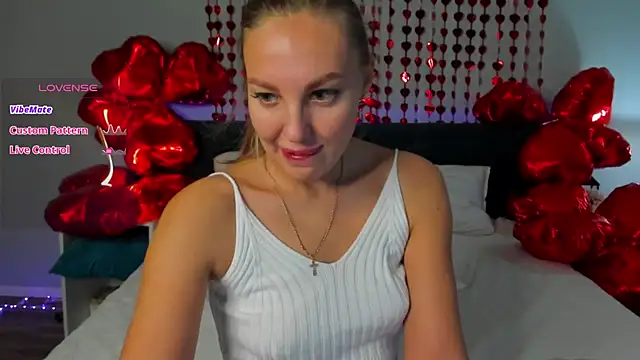 Snapshot of Kelly_Hardy chatting on February 15, 12:04 am Kelly Hardy online show from February 15, 12:04 am