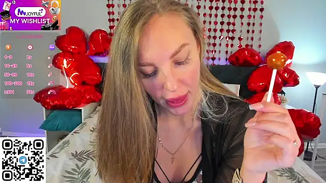 Snapshot of Kelly_Hardy chatting on February 17, 4:20 am Kelly Hardy online show from February 17, 4:20 am