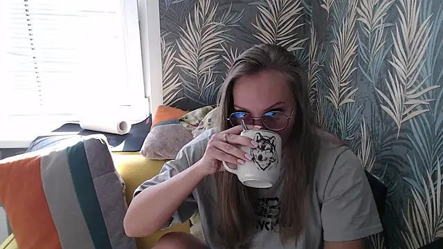 Snapshot of Kelly_Hardy chatting on September 20, 4:35 am Kelly Hardy online show from September 20, 4:35 am