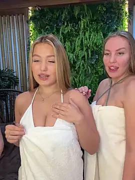 Snapshot of Kelly_Hardy chatting on November 24, 2:22 am Kelly Hardy online show from November 24, 2:22 am