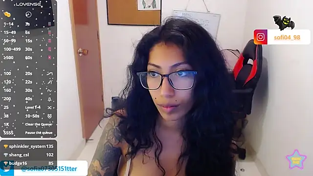 Snapshot of sofia_rosse4 chatting on May 19, 1:56 am sofia rosse4 online show from May 19, 1:56 am