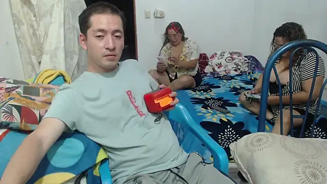 Snapshot of mademooms chatting on September 28, 4:07 am mademooms online show from September 28, 4:07 am