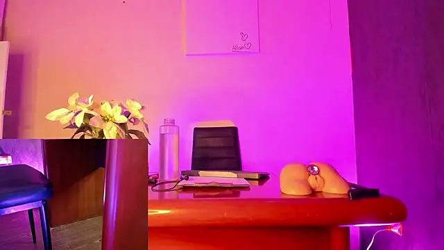 CharlotteScotte online show from March 21, 11:55 am