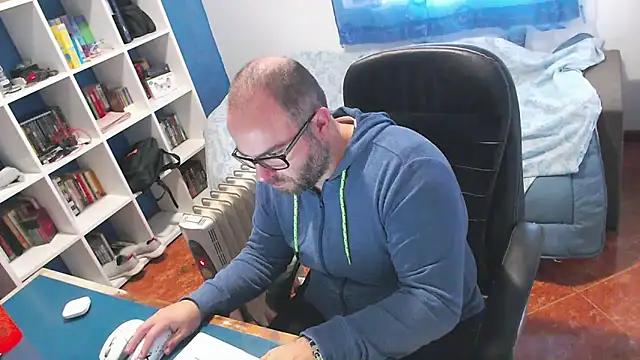 ravingr4d4 online show from January 9, 9:01 am