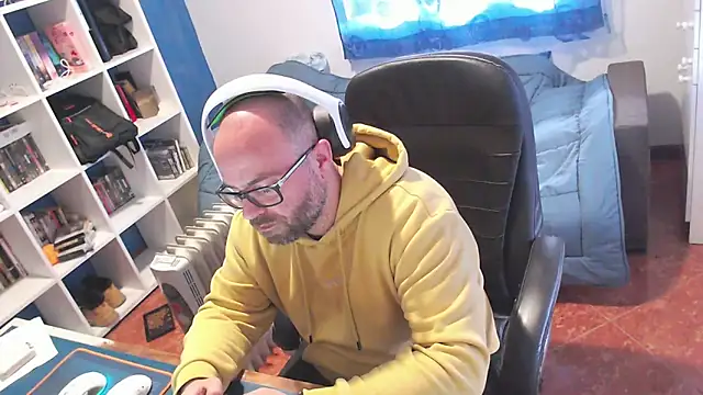 ravingr4d4 online show from March 12, 12:33 pm