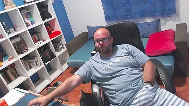 ravingr4d4 online show from June 7, 1:21 am