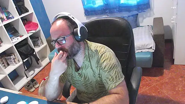 ravingr4d4 online show from July 24, 8:12 am