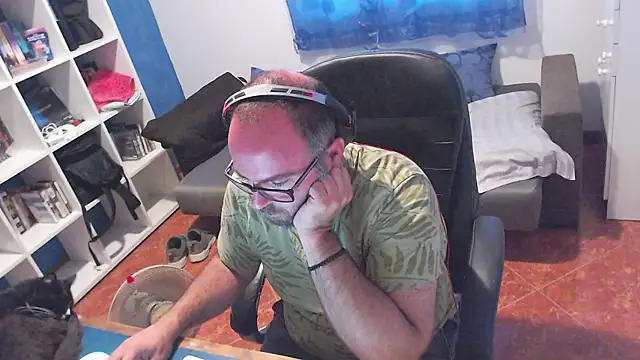 ravingr4d4 online show from July 27, 10:22 am