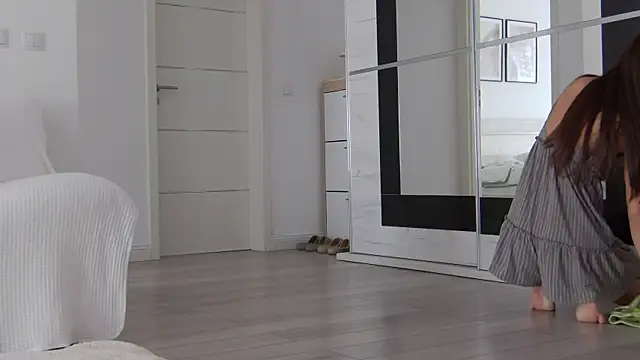 LilyRoselyn online show from September 20, 7:31 am