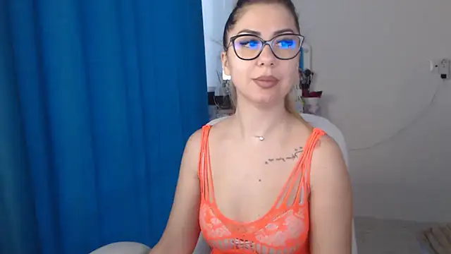 SugarErika online show from March 4, 3:15 pm