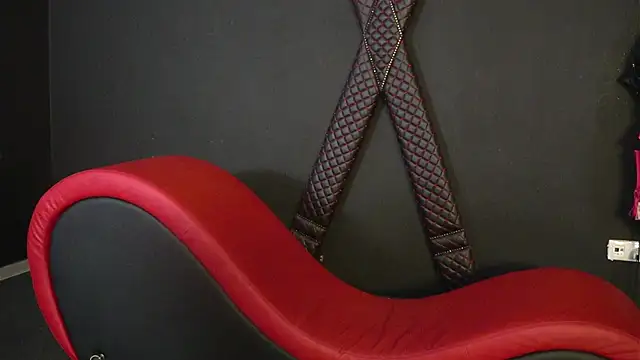 CelineConner online show from March 6, 5:15 am