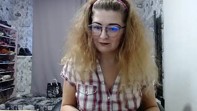 Helen1974 online show from January 28, 1:05 pm