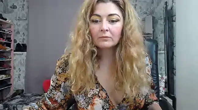 Helen1974 online show from February 5, 6:59 pm