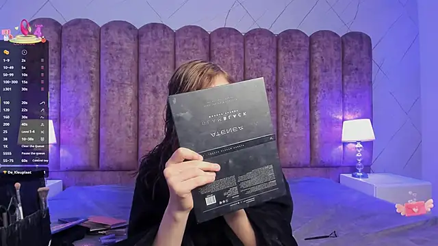 bellablack27 online show from March 11, 1:45 pm