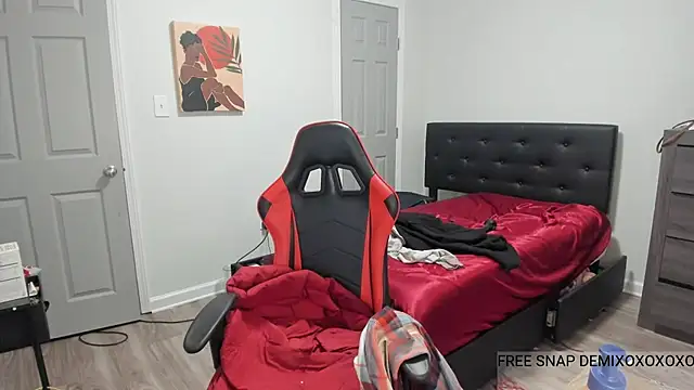 demi xoxo online show from December 4, 3:32 pm