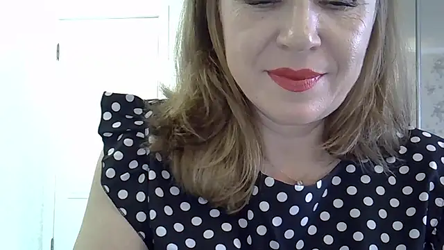 Snapshot of Alexandra-Rosee chatting on December 2, 6:41 am Alexandra-Rosee online show from December 2, 6:41 am