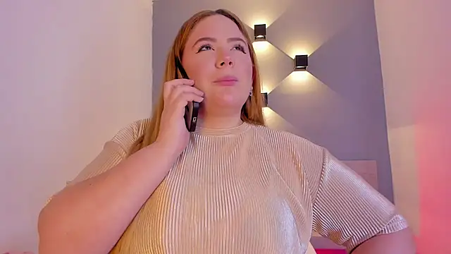 sophiarossee  online show from February 1, 12:37 pm