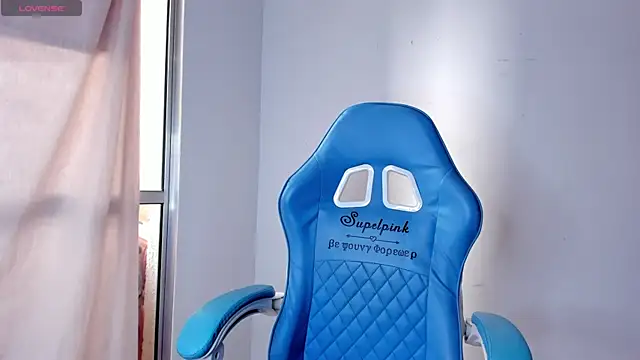 Snapshot of Edwars_03 chatting on December 1, 9:26 pm Edwars 03 online show from December 1, 9:26 pm