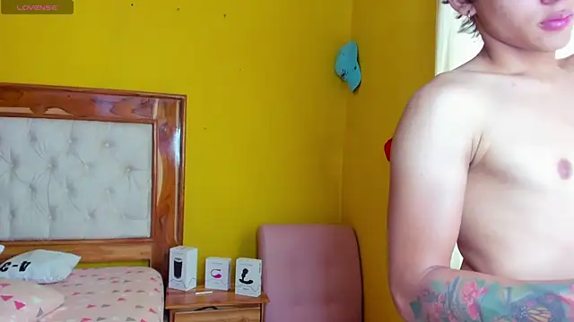 Snapshot of Edwars_03 chatting on January 16, 4:18 pm Edwars 03 online show from January 16, 4:18 pm