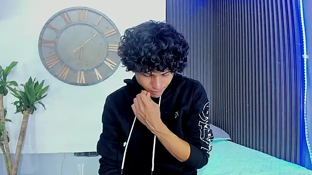 Snapshot of Edwars_03 chatting on March 18, 8:26 pm Edwars 03 online show from March 18, 8:26 pm