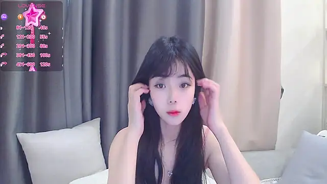 Snapshot of Duludulu_007 chatting on February 13, 5:37 am Duludulu 007 online show from February 13, 5:37 am