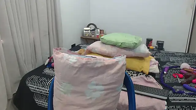 Snapshot of Anny_Smith69 chatting on February 24, 8:36 pm Anny Smith69 online show from February 24, 8:36 pm