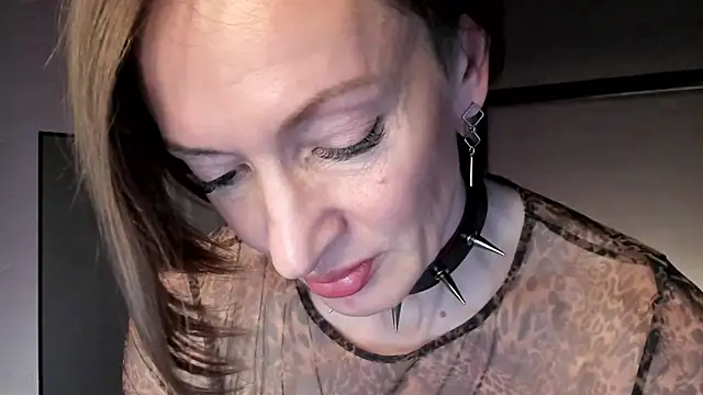 Snapshot of Dorothy_Meyer chatting on January 30, 8:31 pm Dorothy Meyer online show from January 30, 8:31 pm