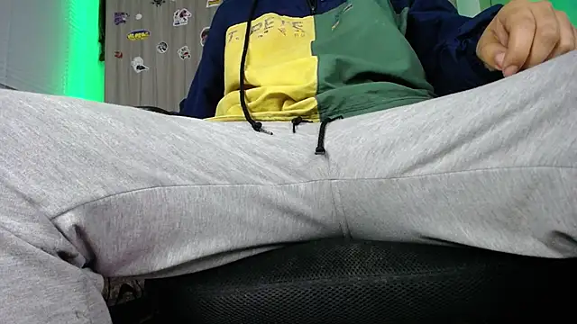 Snapshot of zacwatson_ chatting on December 28, 8:48 am zacwatson online show from December 28, 8:48 am