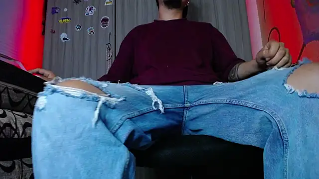 Snapshot of zacwatson_ chatting on December 30, 5:44 pm zacwatson online show from December 30, 5:44 pm