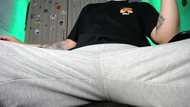 Snapshot of zacwatson_ chatting on January 14, 5:40 am zacwatson online show from January 14, 5:40 am