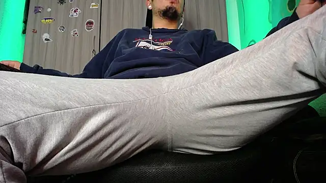 Snapshot of zacwatson_ chatting on January 14, 5:45 pm zacwatson online show from January 14, 5:45 pm