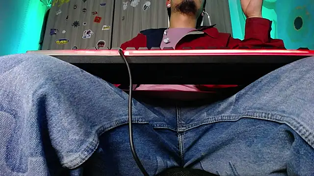 Snapshot of zacwatson_ chatting on January 18, 9:02 am zacwatson online show from January 18, 9:02 am