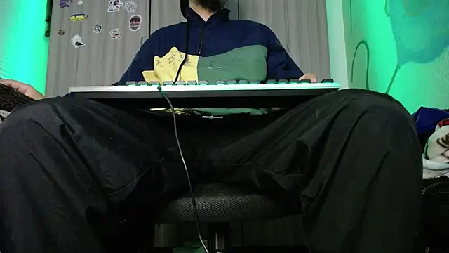 Snapshot of zacwatson_ chatting on February 10, 5:19 pm zacwatson online show from February 10, 5:19 pm