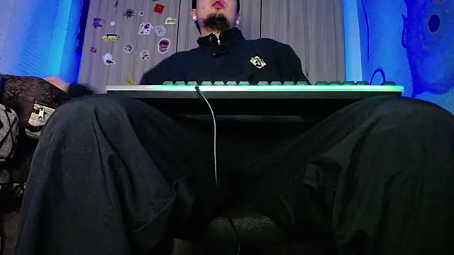 Snapshot of zacwatson_ chatting on February 14, 3:54 am zacwatson online show from February 14, 3:54 am