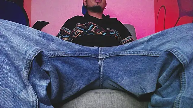 Snapshot of zacwatson_ chatting on October 21, 4:24 am zacwatson online show from October 21, 4:24 am