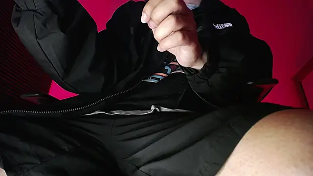 Snapshot of zacwatson_ chatting on October 27, 3:10 am zacwatson online show from October 27, 3:10 am