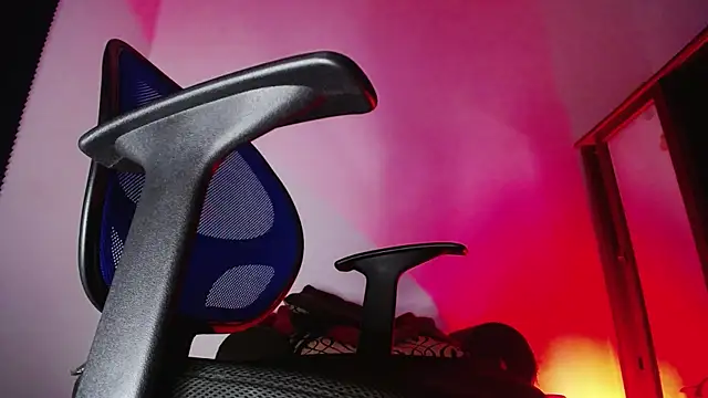 Snapshot of zacwatson_ chatting on November 5, 2:55 am zacwatson online show from November 5, 2:55 am