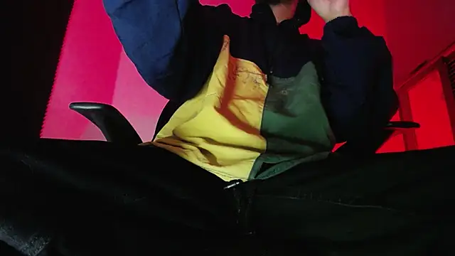 Snapshot of zacwatson_ chatting on November 10, 2:10 am zacwatson online show from November 10, 2:10 am