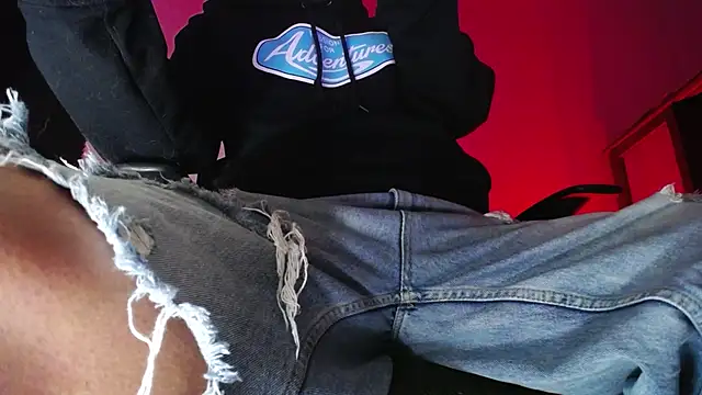 Snapshot of zacwatson_ chatting on November 18, 2:50 am zacwatson online show from November 18, 2:50 am