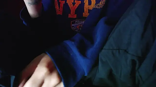 Snapshot of zacwatson_ chatting on November 29, 7:55 am zacwatson online show from November 29, 7:55 am